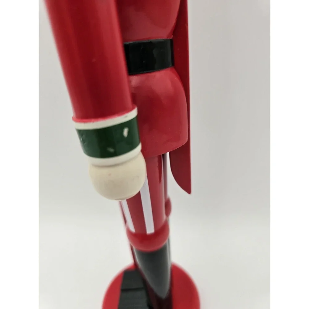 Holiday‎ Elegance Wooden Nutcracker Red 16
